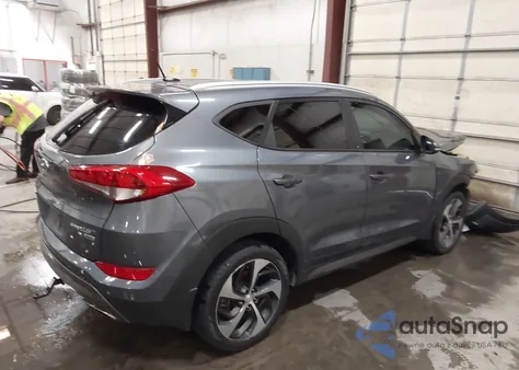 2016 Hyundai Tucson Sport z USA, uszkodzony, nr VIN KM8J3CA22GU095429